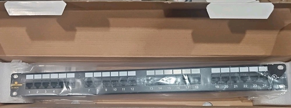 DataComm - 20-5624 - DataComm 20-5624 24-Port Cat6 Universal Network Patch Panel