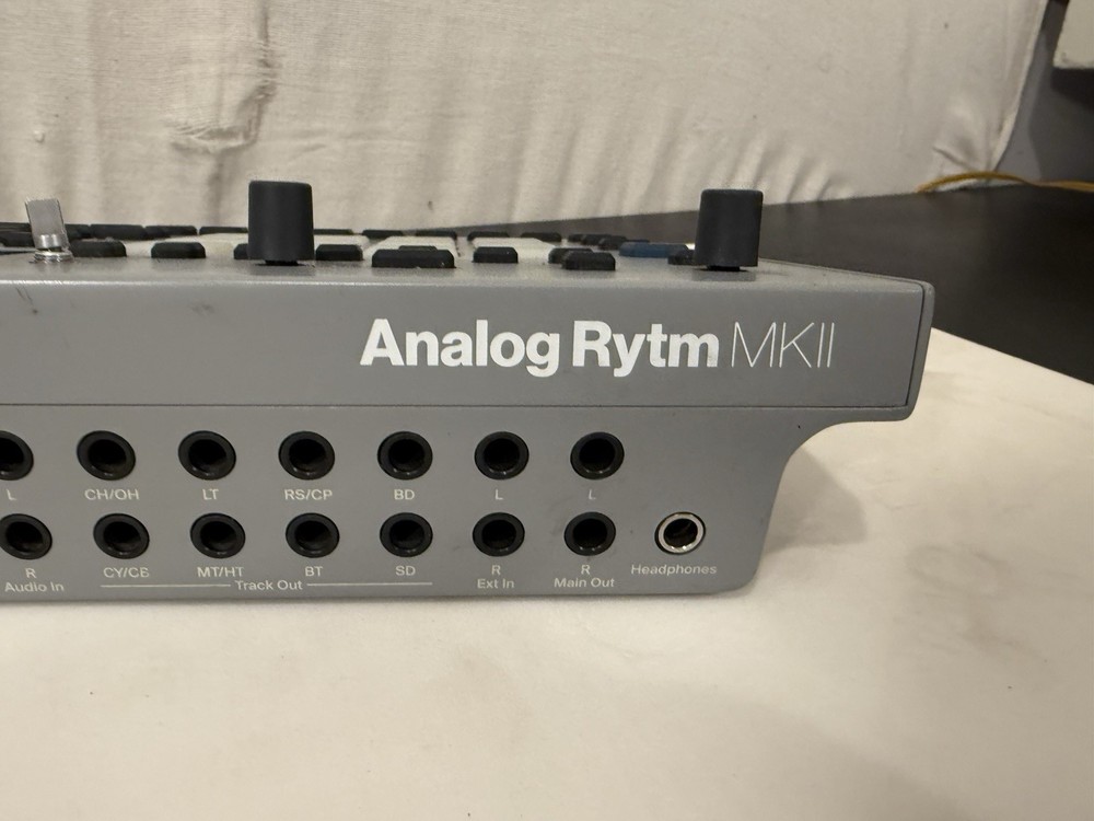 ELEKTRON ANALOG RYTM MKII 8-Voice Machine And Sampler