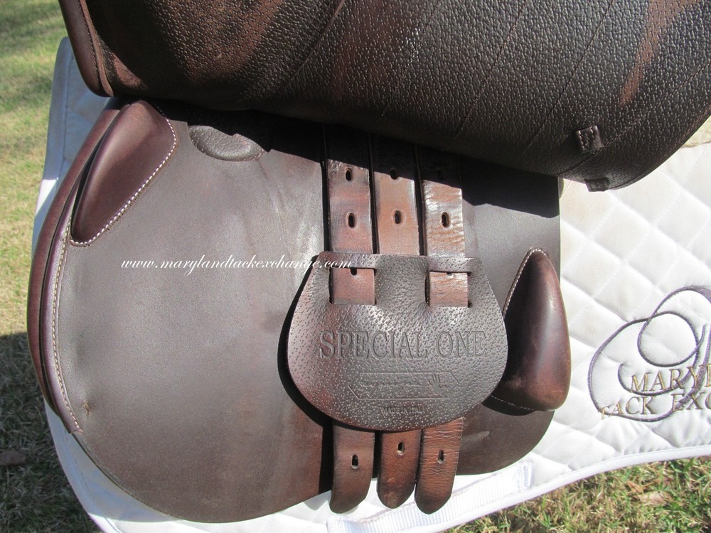 18" EQUIPE SPECIAL ONE close contact jumping saddle-Medium/wide tree-2017 +COVER