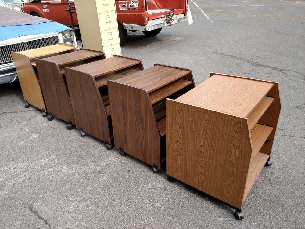ROLLING COMPUTER TABLE WITH 2 SLIDE OUT SURFACE'S We Deliver Locally Nor CA