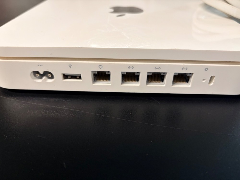4th-generation version of the Apple Time Capsule