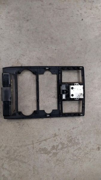 300 2005 Dash Bezel 1046515