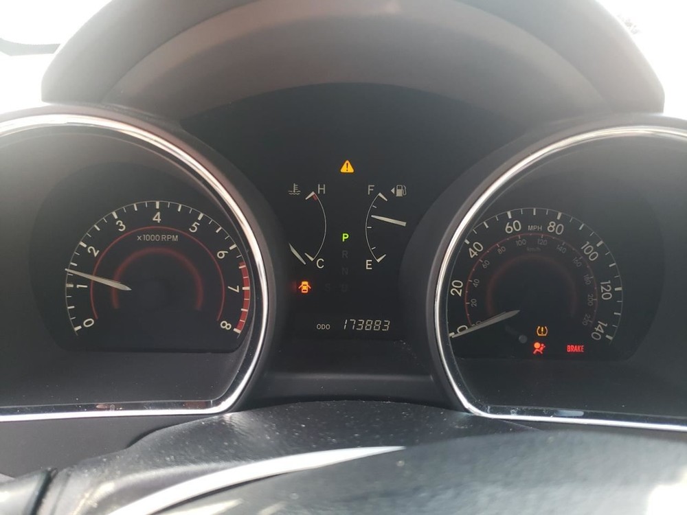 HIGHLANDR 2011 Glove Box 4850872