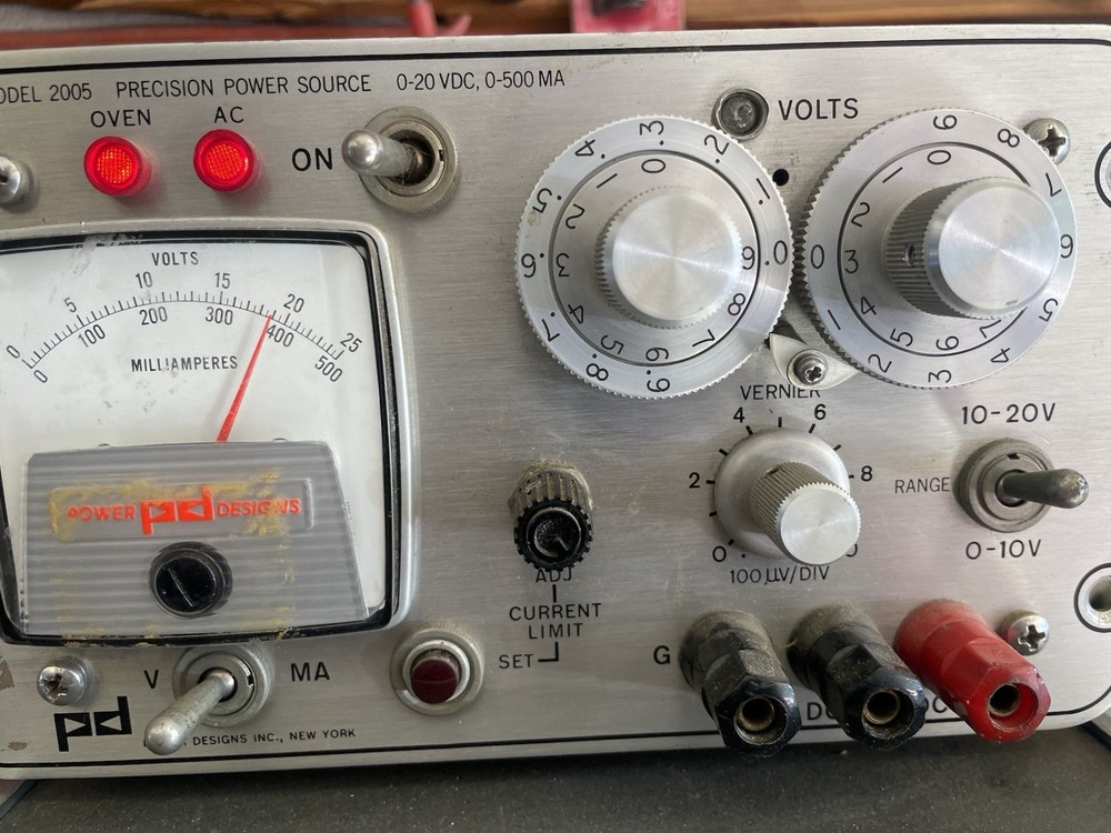 P D DESIGN MODEL 2005---PERCISION POWER SOURCE