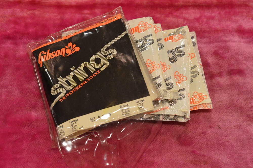 Vintage 1960's Gibson String Pack - UNOPENED Case Candy - Flatwound .14 - .56