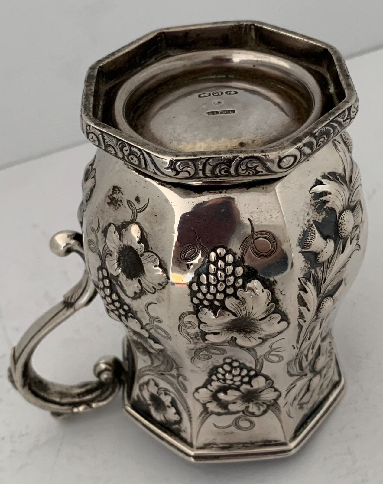 MONSTER AMERICAN COIN SILVER CHASED GRAPES & THISTLES 10.8 OZT CUP R RAIT 1850