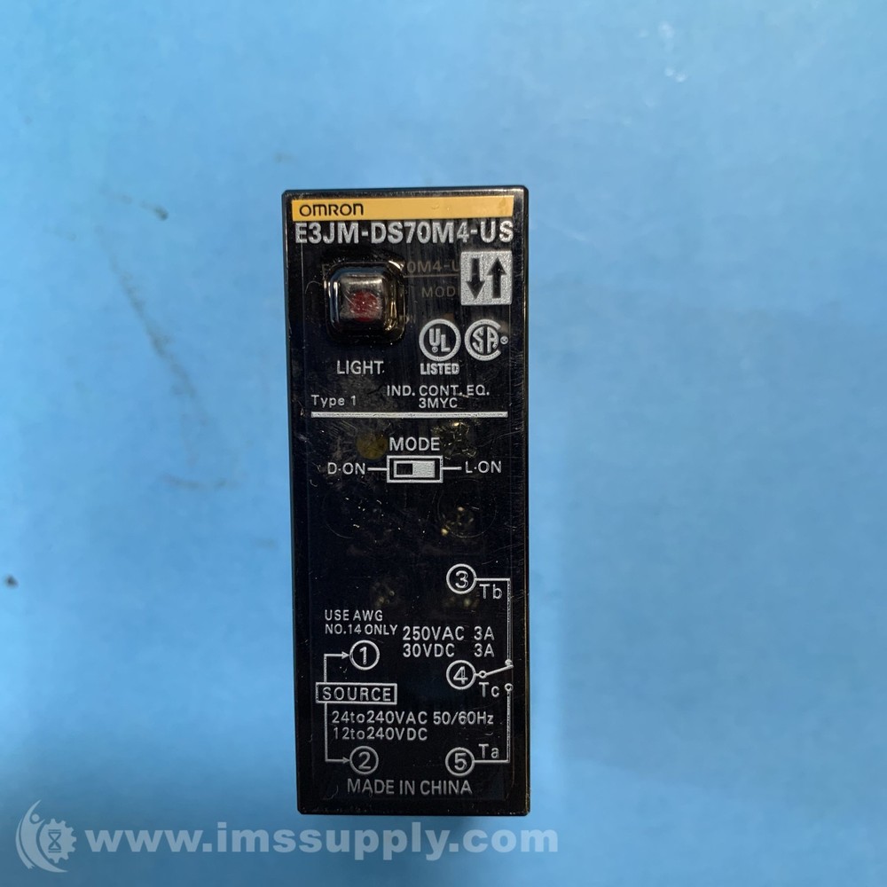 Omron E3JM-DS70M4-US Diffuse Photoelectric Sensor USIP