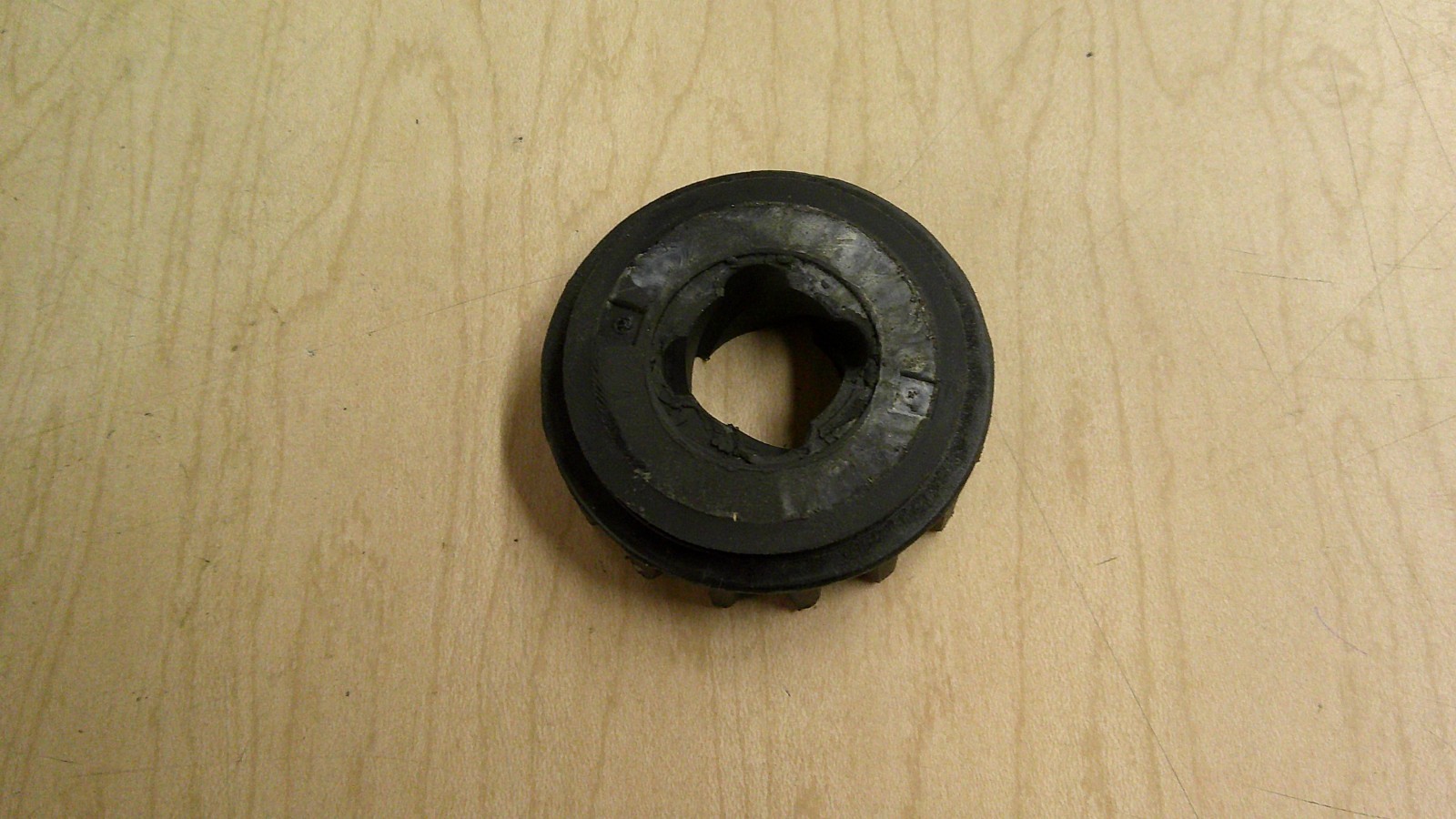 318940 Johnson Evinrude OMC Outboard 9.9hp / 15hp pinion gear T167