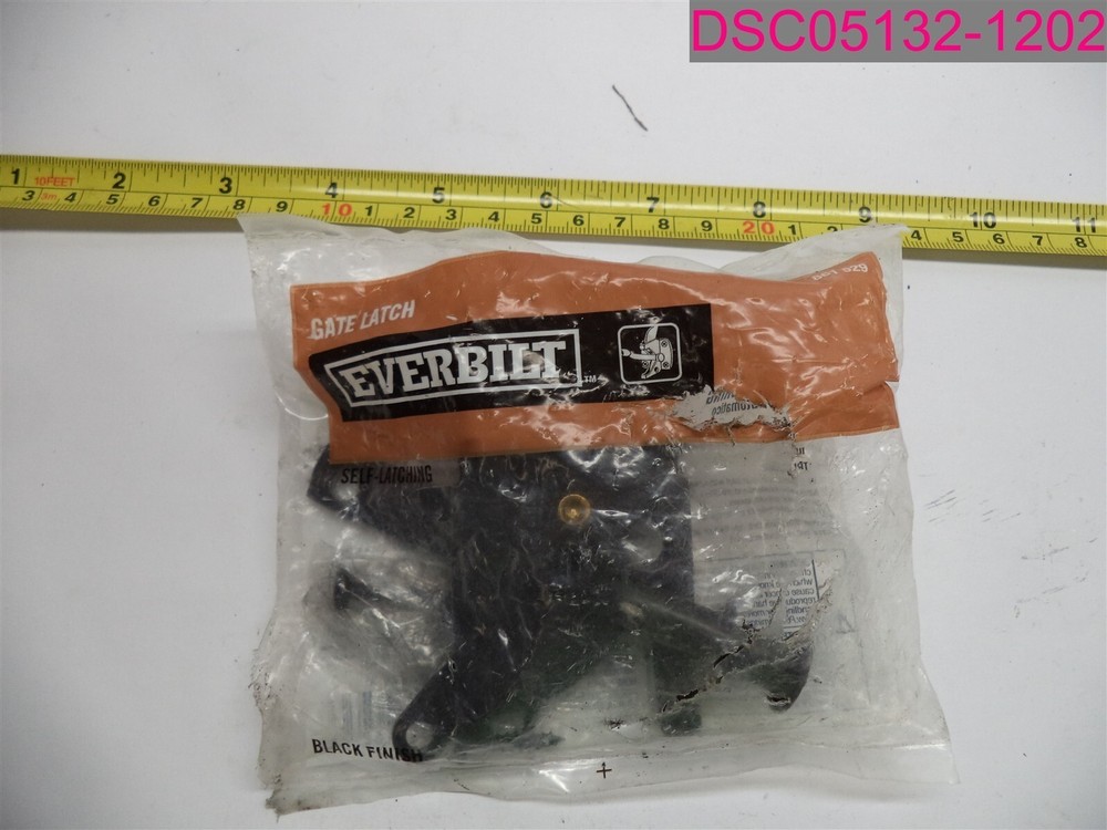 EVERBILT Self-Latching Gate Latch Black Finish 861 529