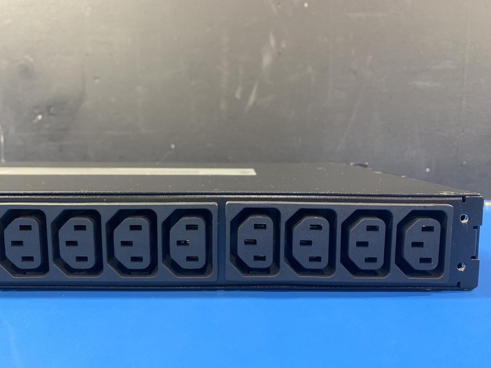 Schneider Electric APC AP4433 Rack Automatic Transfer Switch