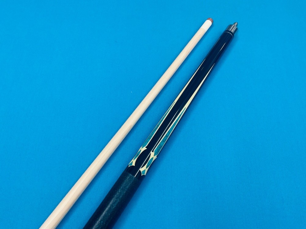 FALCON POOL CUE MP-5 WITH LINEN GRIP.