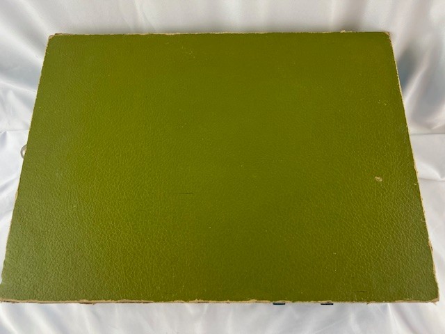 Vintage Columbia Masterwork Solid State Model M-2201 Travel Record Player