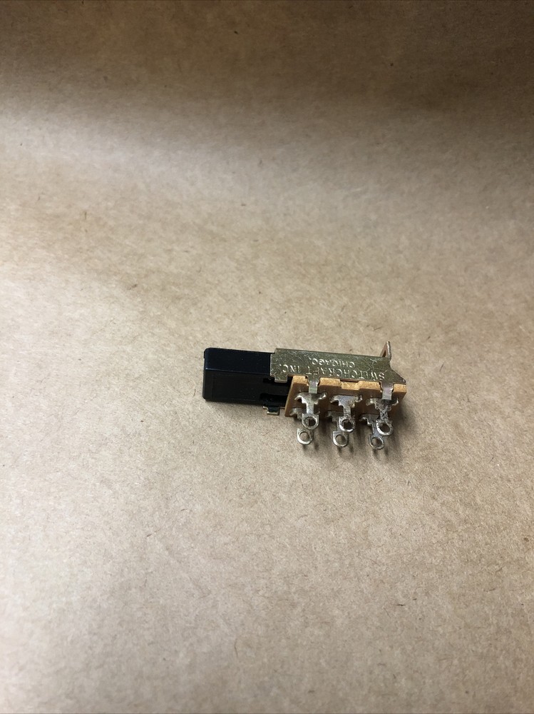 SWITCHCRAFT PART# 75067A10A