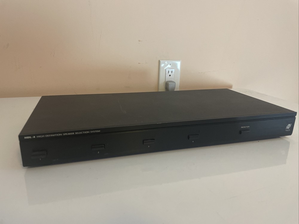 Niles HDL-4 High Definition Speaker Selection System 1 Input 4 Output