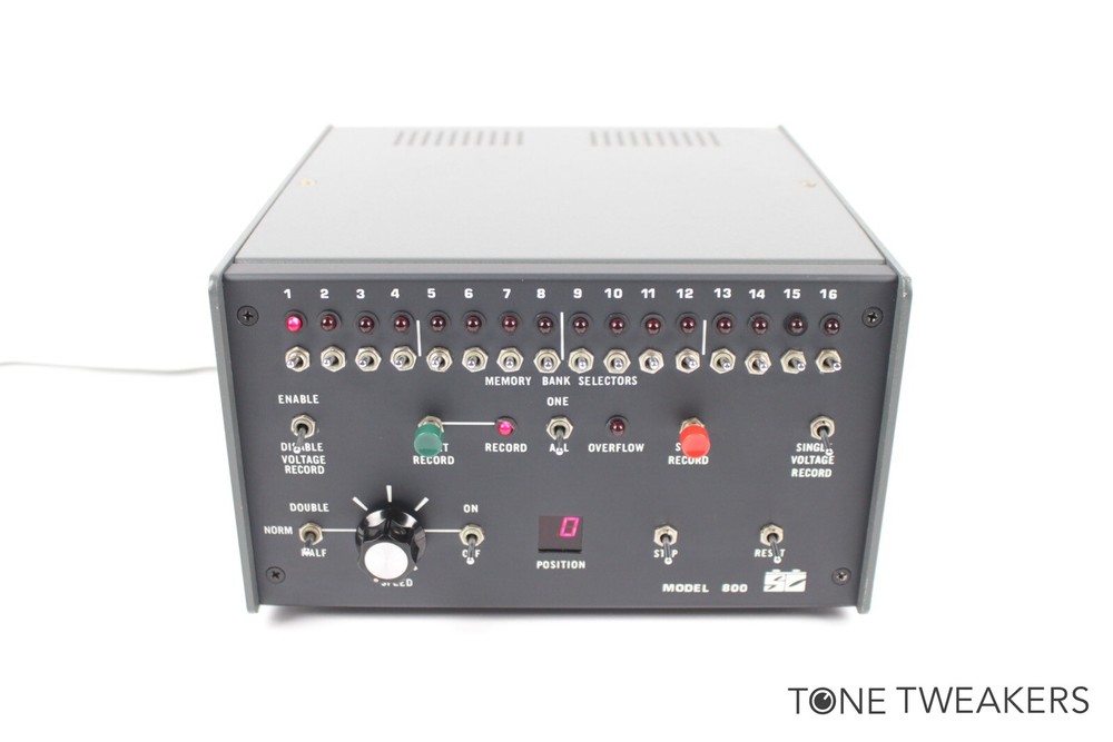 Sequential Circuits Model 800 Digital Sequencer cv gate 1vo VINTAGE SYNTH DEALER