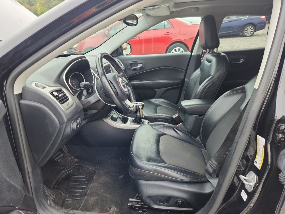 COMPASS 2018 Glove Box 4887650