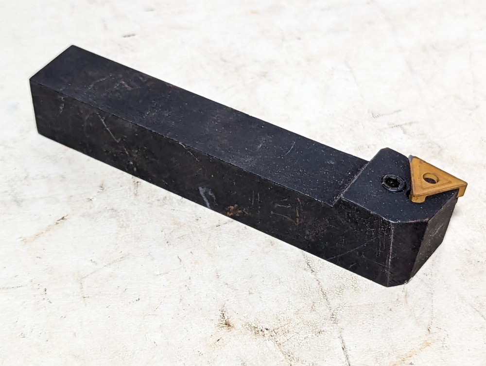 PTGNR2525 M22 lever lock tool holder for triangular inserts
