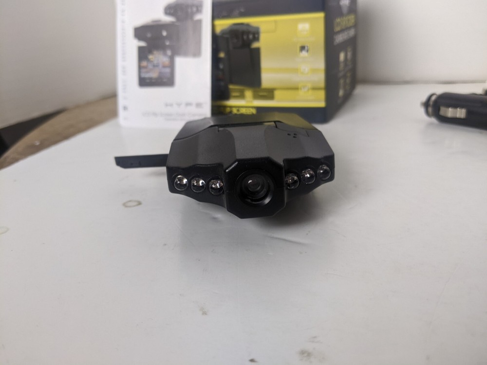 HYPE LCD flip screen dashboard camera 720 p. LCD Screen 2.4"