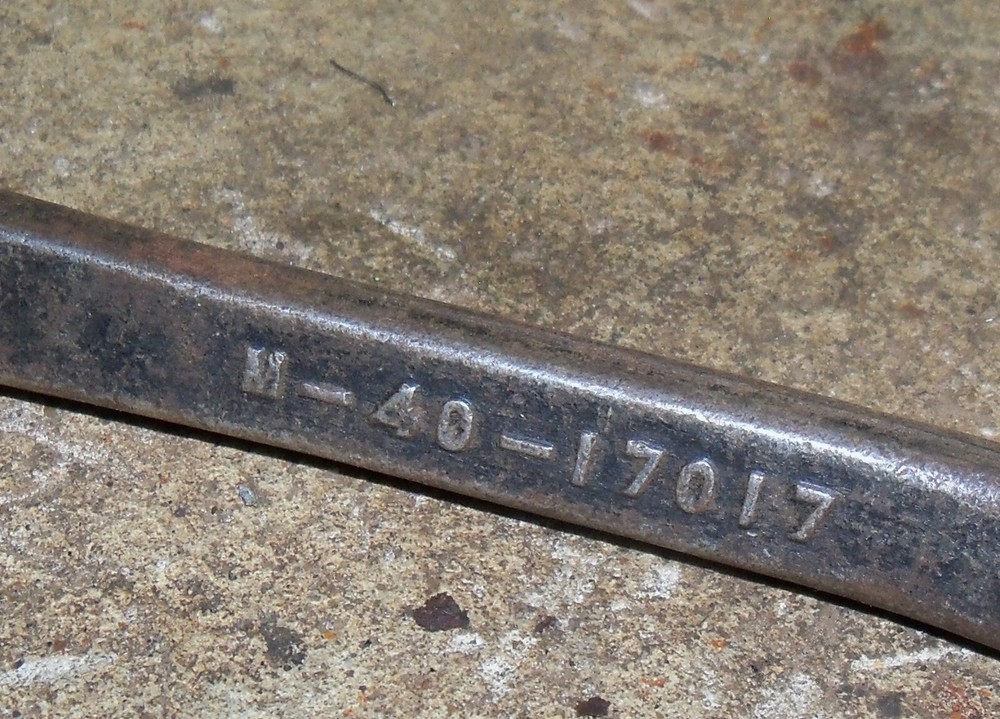 VINTAGE 6 POINT SPARK PLUG COMBINATION OFFSET WRENCH, M-40-17017