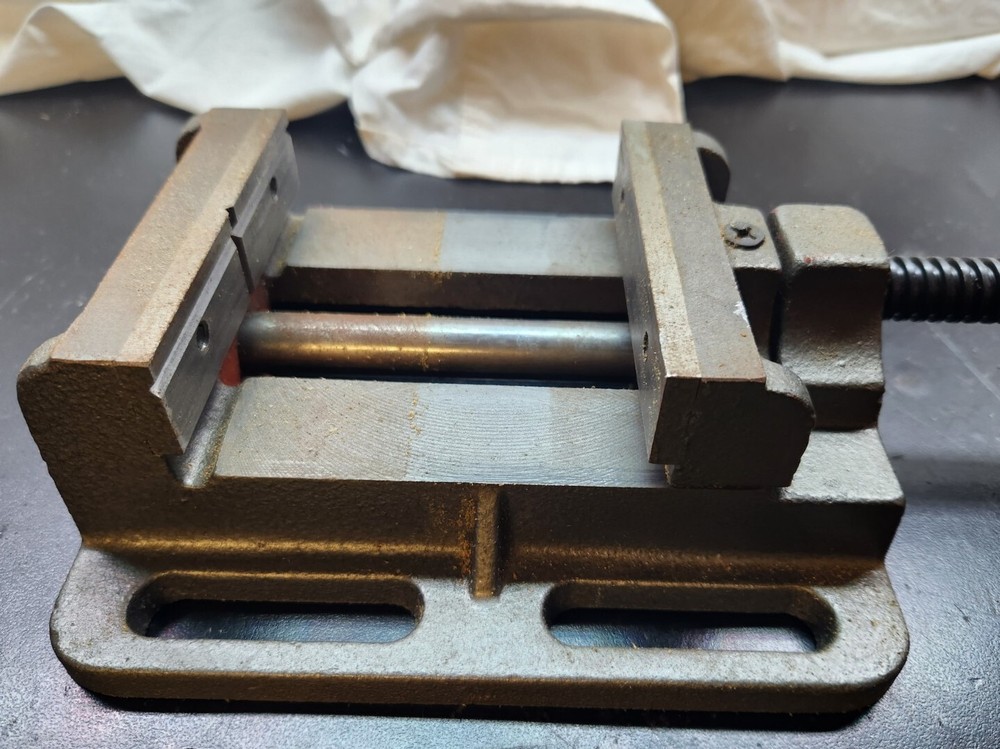Milling / Grinding Machine 4” Vise