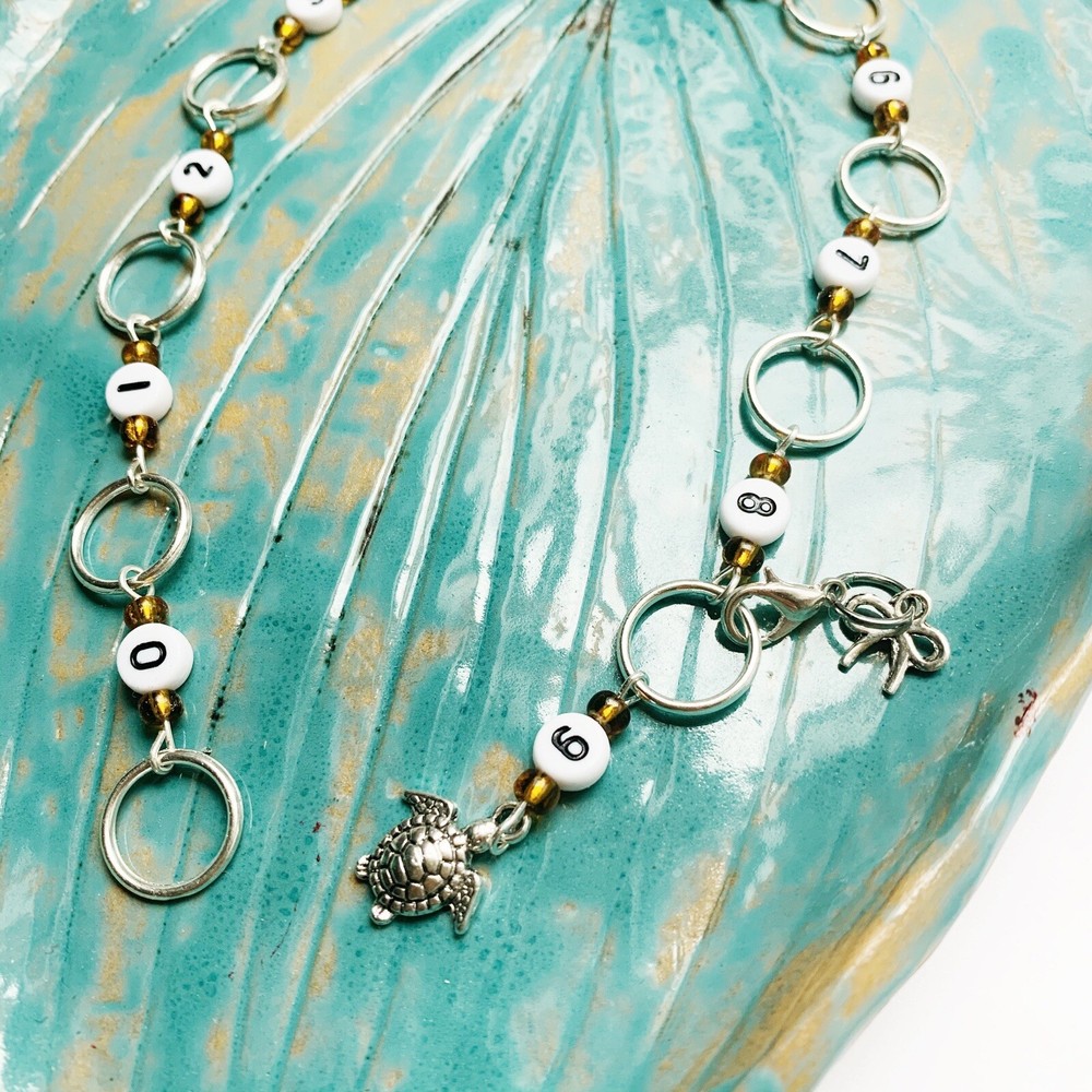 Turtle chain row counter for knitting