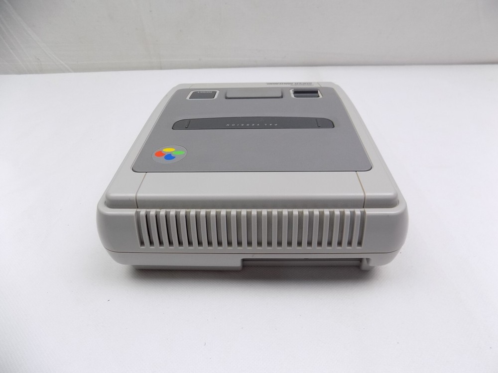 Super Nintendo / SNES Console + HDMI Converter + 2x Controllers Bundle