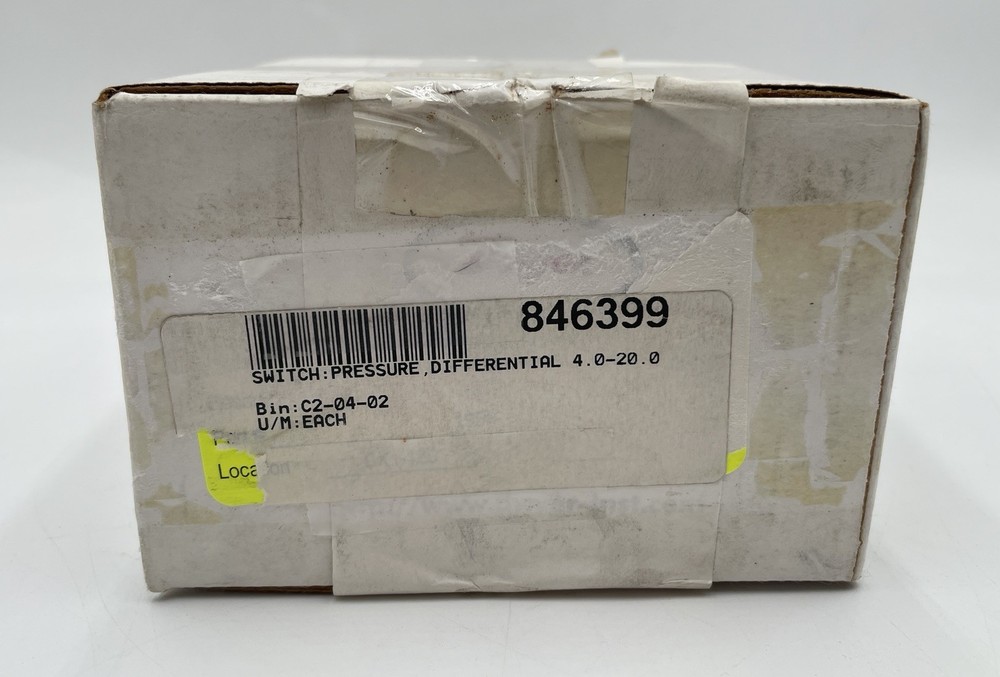 NOS Dwyer 1950-20-2F Differential Pressure Switch Explosion-Proof