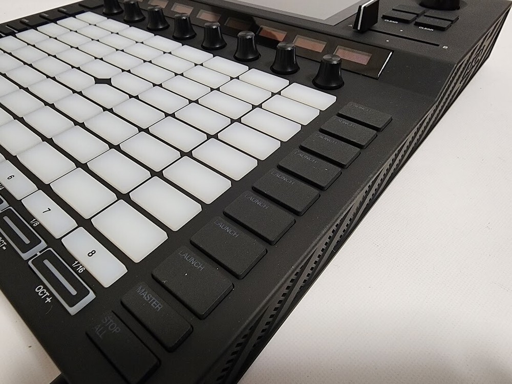 Akai Professional Force Standalone DJ