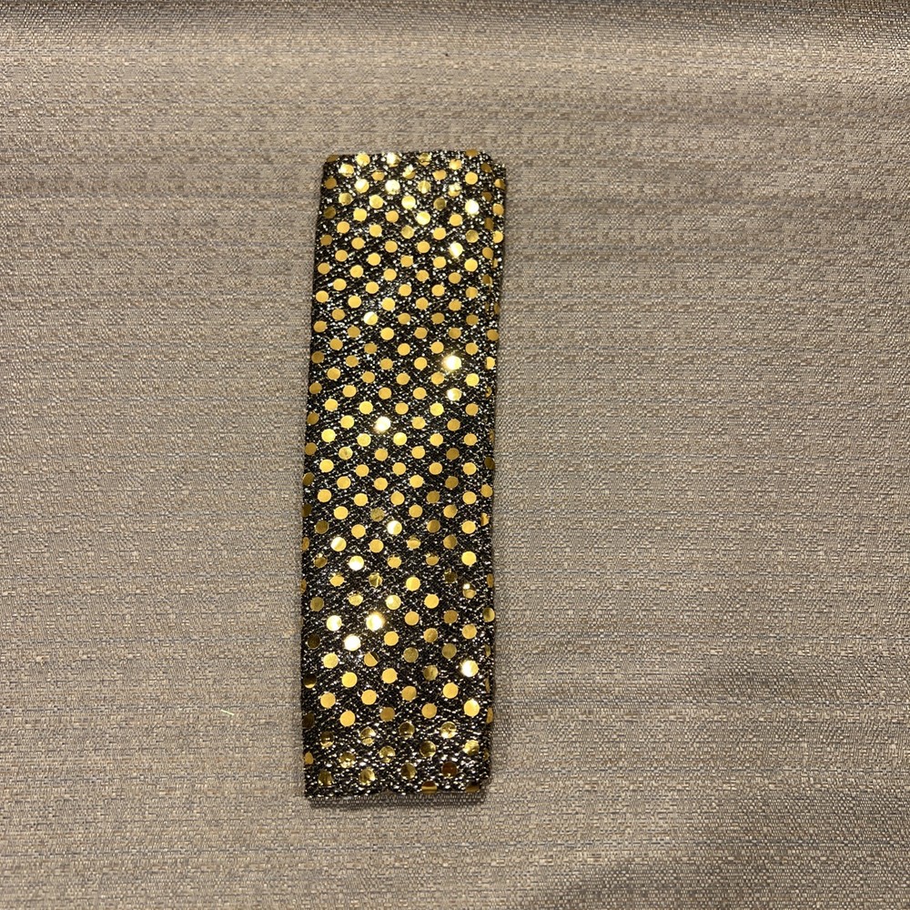 Elastic Sequenced MicrophoneSleeve