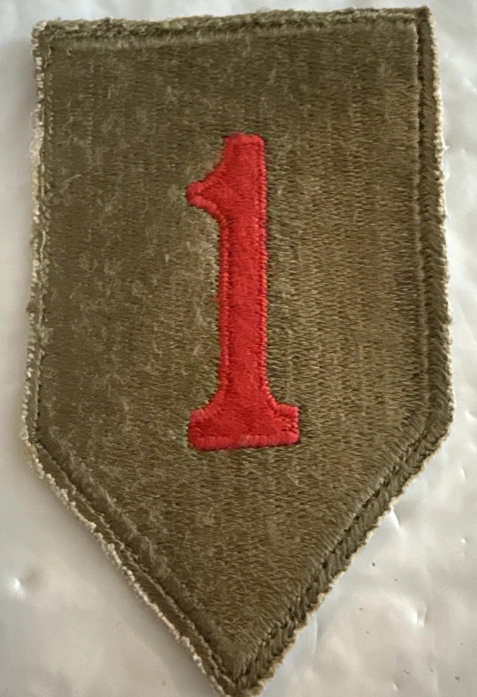 US Army WW2 Shoulder Patch 1st Infantry Division
