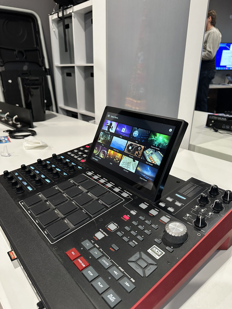 Akai Professional MPC-X Standalone Sampler and Sequencer