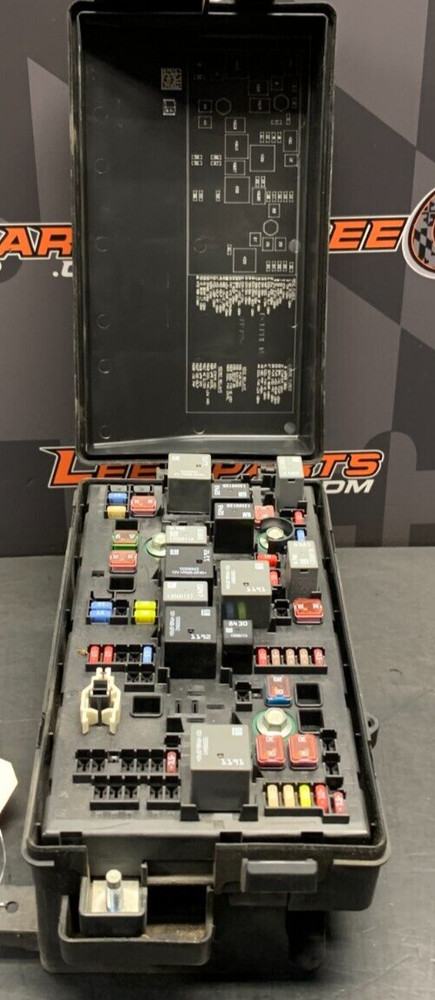 2012 CAMARO SS OEM ENGINE BAY FUSE BOX