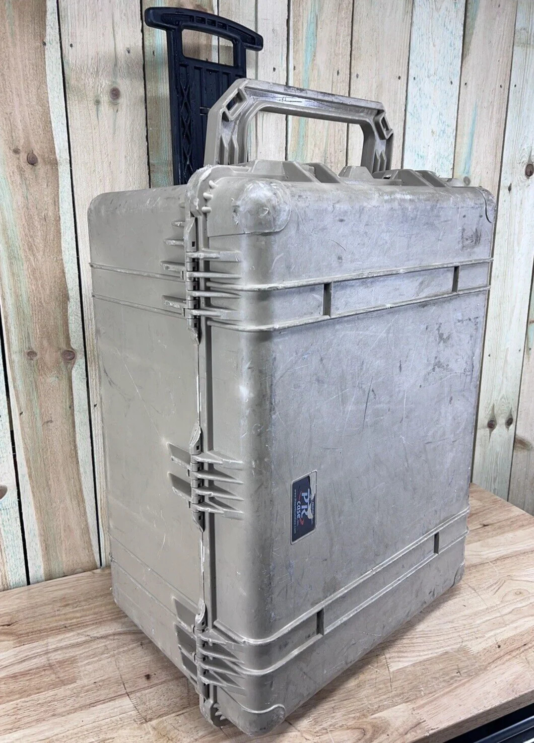 Pelican 1630 Protector Case Tan Transport Rolling Waterproof Used B/C