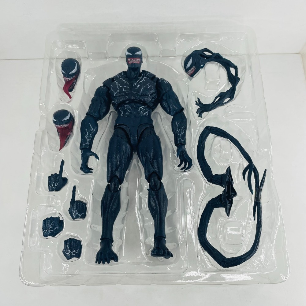 Marvel Venom Let There Be Carnage 7.5" Action Figure w/Exchangeable Accessory
