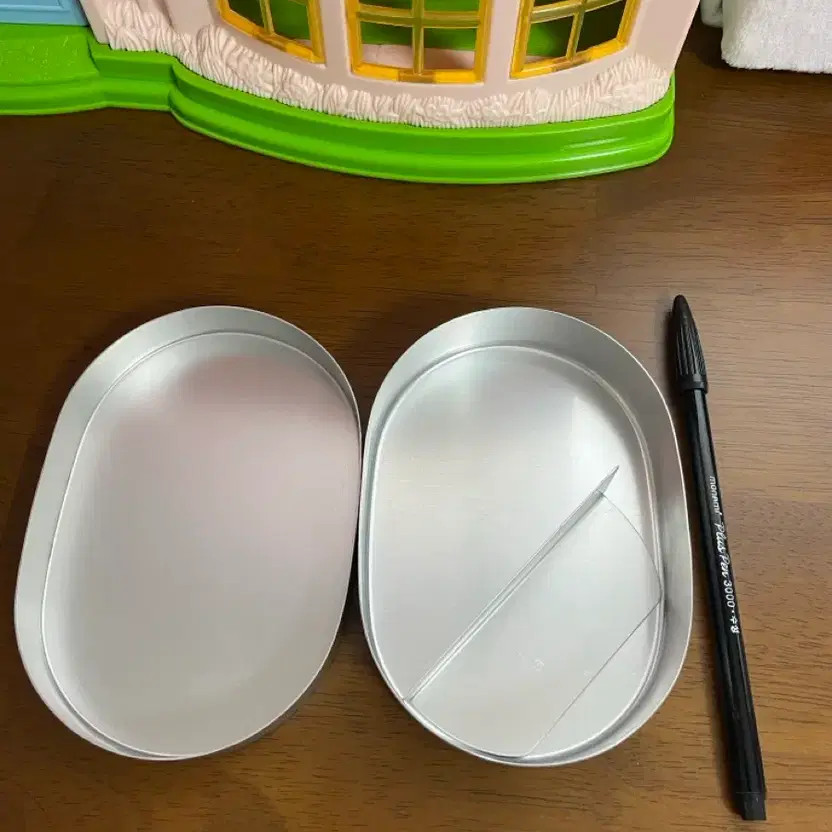Unused Classic Kitty Lunch Box