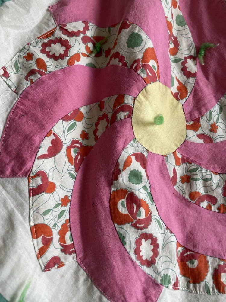 Vintage Handmade Pinwheel Patchwork Floral Feedsack 84x70
