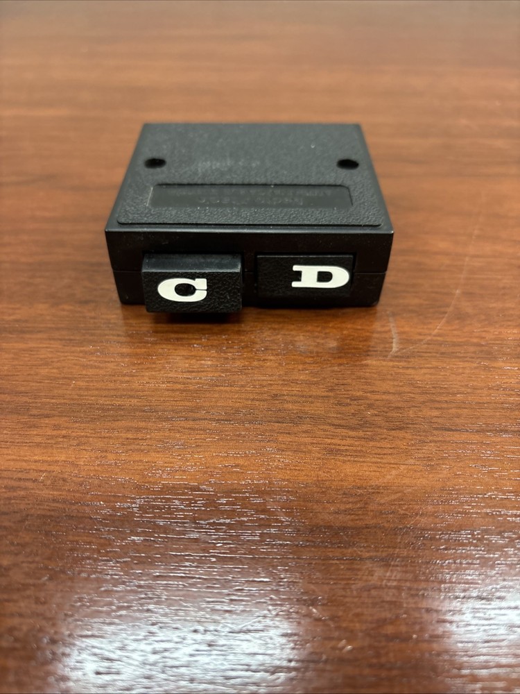 RADIO SHACK A & B PUSHBUTTON SWITCH TV ANTENNA CABLE SELECTOR 3 Inputs AB