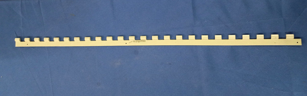 Cessna P/N 0851170-16 HINGE HALF