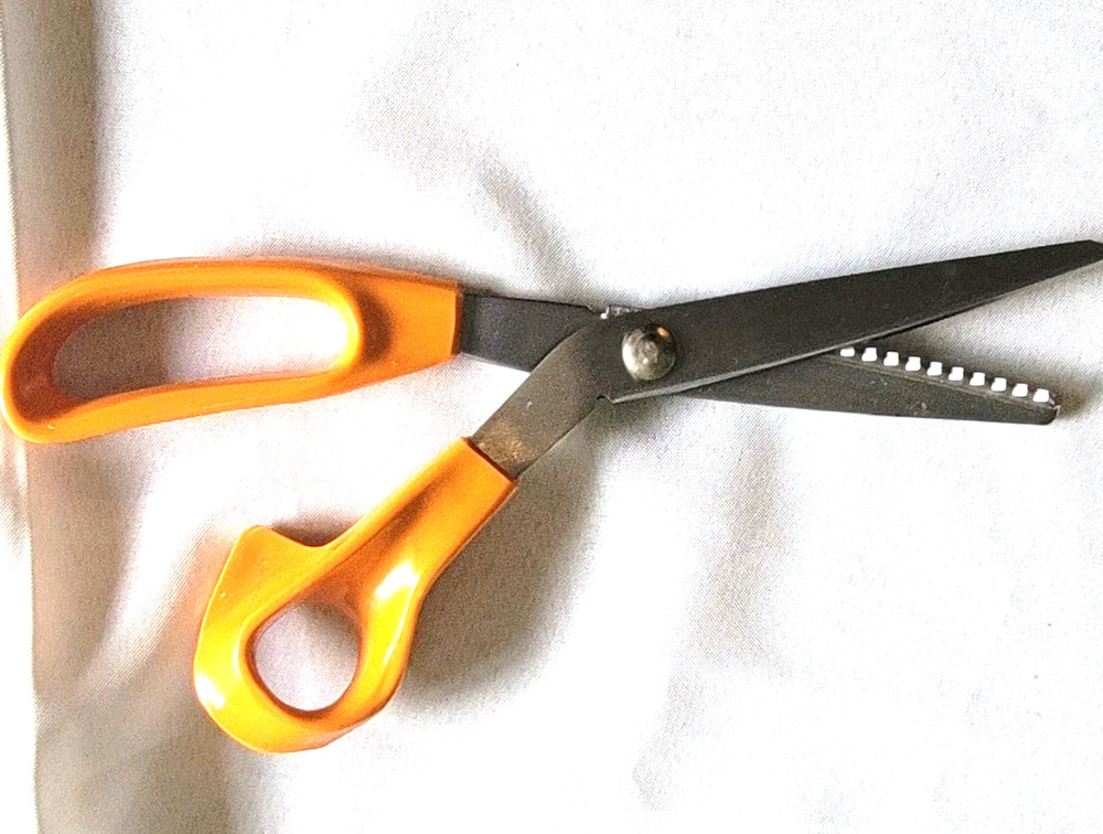 Fiskars Pinking Shears 10” Zig Zag Sawtooth Blade Scissors Shears -Stainless