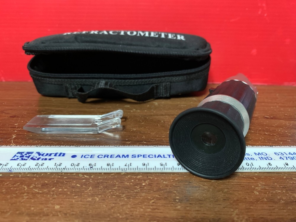 Portable Refractometer With Case And Assesories