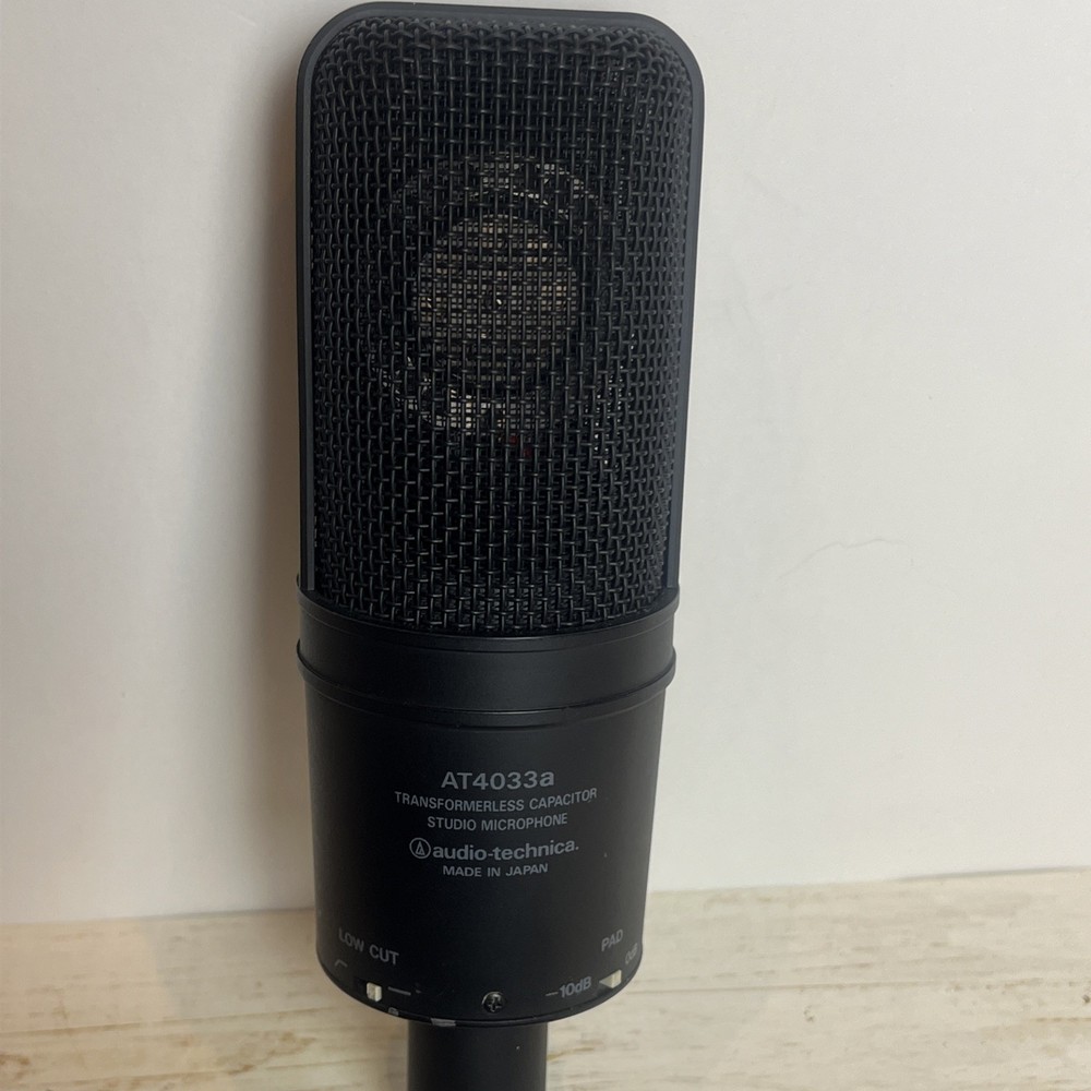 AUDIO-TECHNICA AT4033A TRANSFORMERLESS CAPACITOR STUDIO MICROPHONE W/CASE WORKS