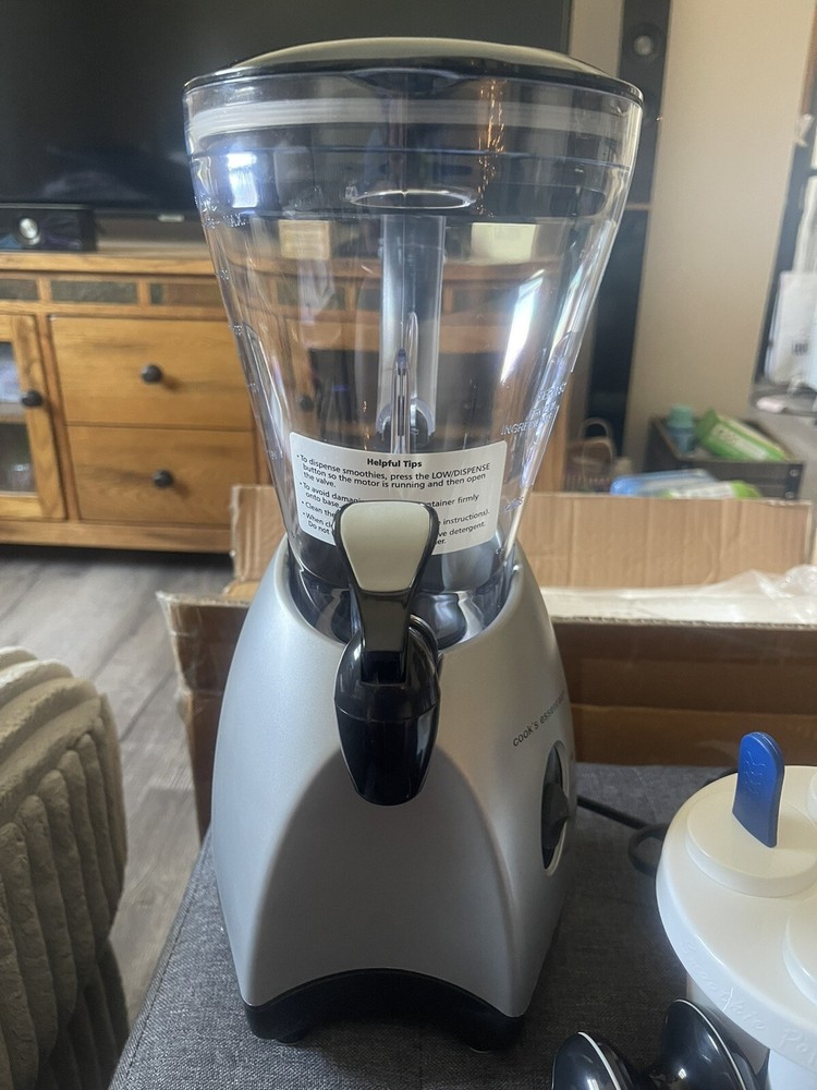 New In Box Cooks Essential Smoothie Maker With Popsicle Maker