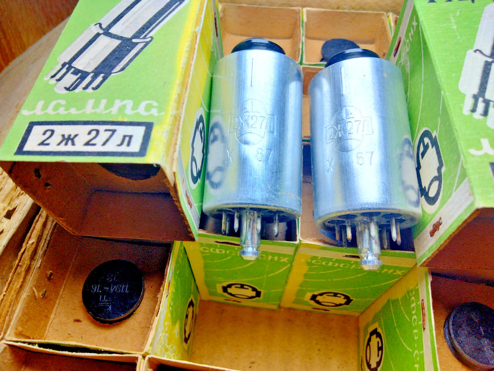 8 pcs NEW 2J27L/ 2Ж27Л High-frequency pentode Same Date 10.1967