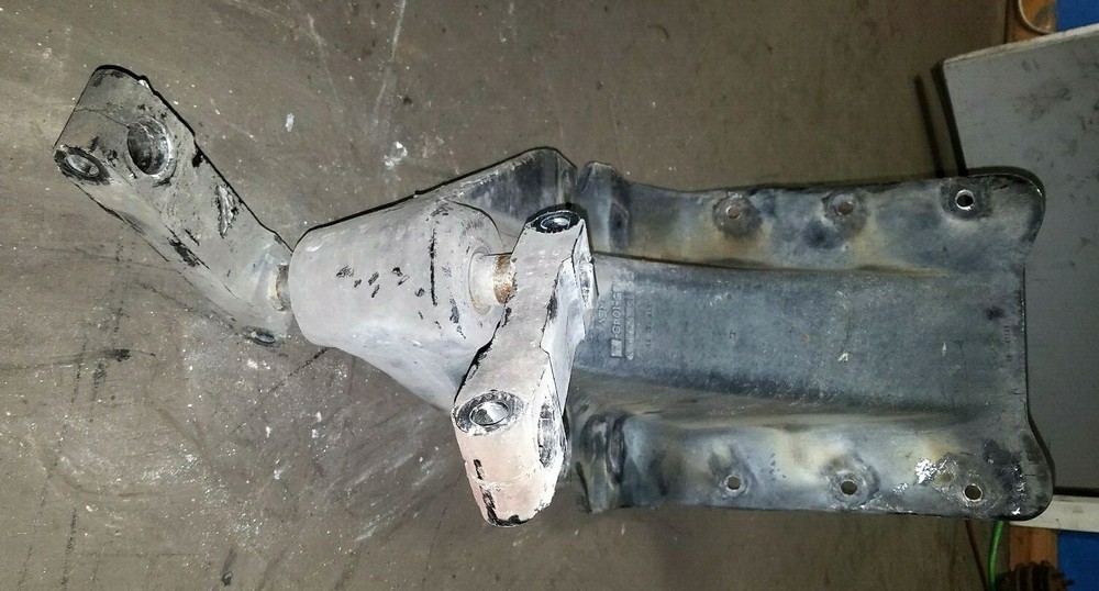 KENWORTH T2000 LEAF SPRING HANGER A85-1200-1