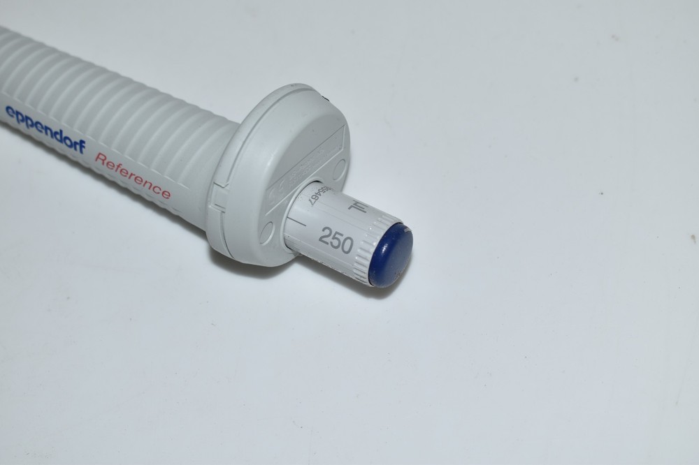 ^^ Eppendorf Reference 250 ul Pipette(RRA37)