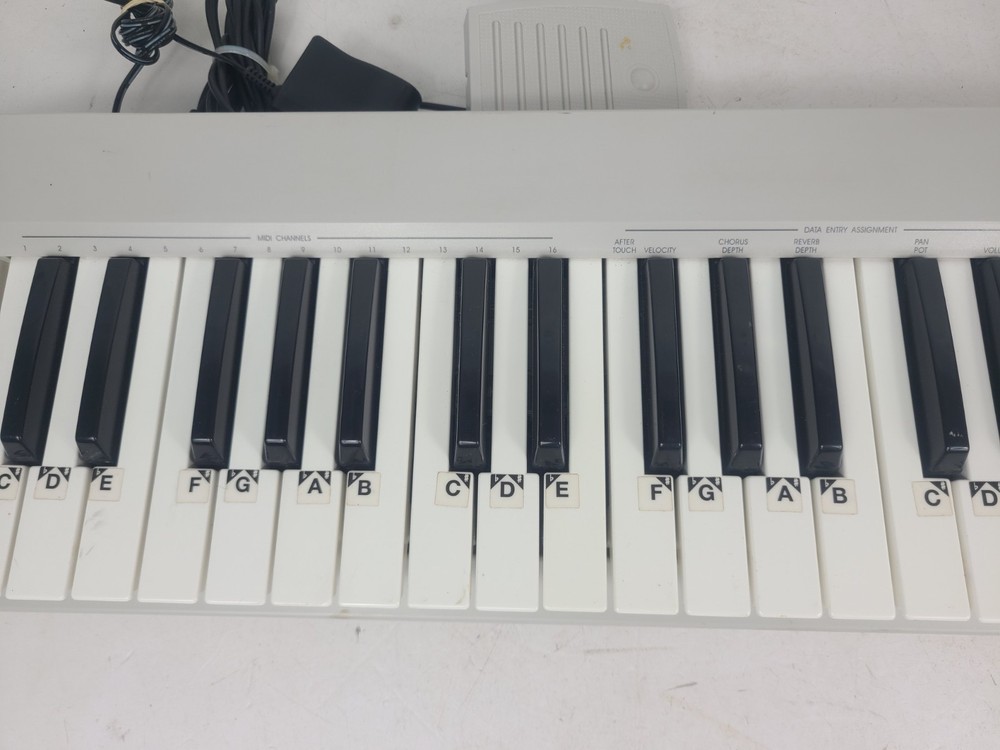 Quickshot MIDI Keyboard Controller 49 Full Sized Keys Composer QS-5836 (TESTED)