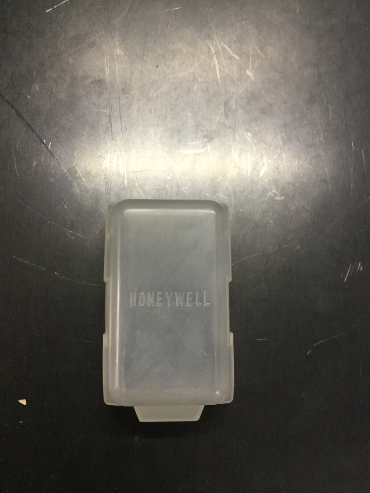 NEW, HONEYWELL, T7500A-1003, ELECTRONIC TEMPERATURE CONTROLLER, (18B-3)