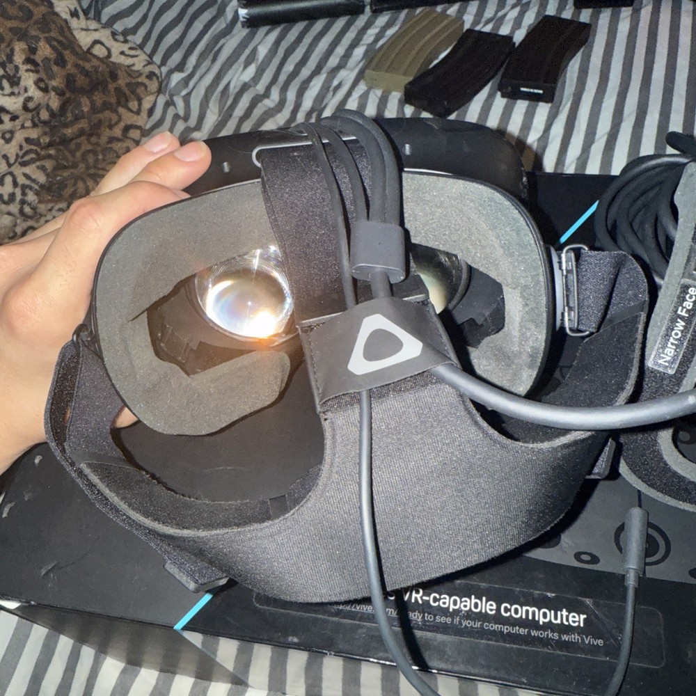 HTC Vive VR Headset, headset only read desc