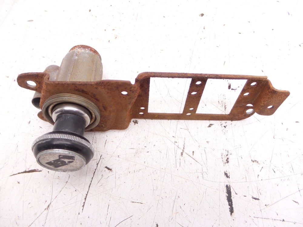 70-81 Firebird Defrost Switch & Cigarette Lighter Mounting Bracket Socket Set GM