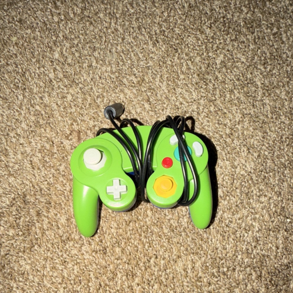 Nintendo GameCube DOL-001 Purple Console Bundle w/ Controllers & Games